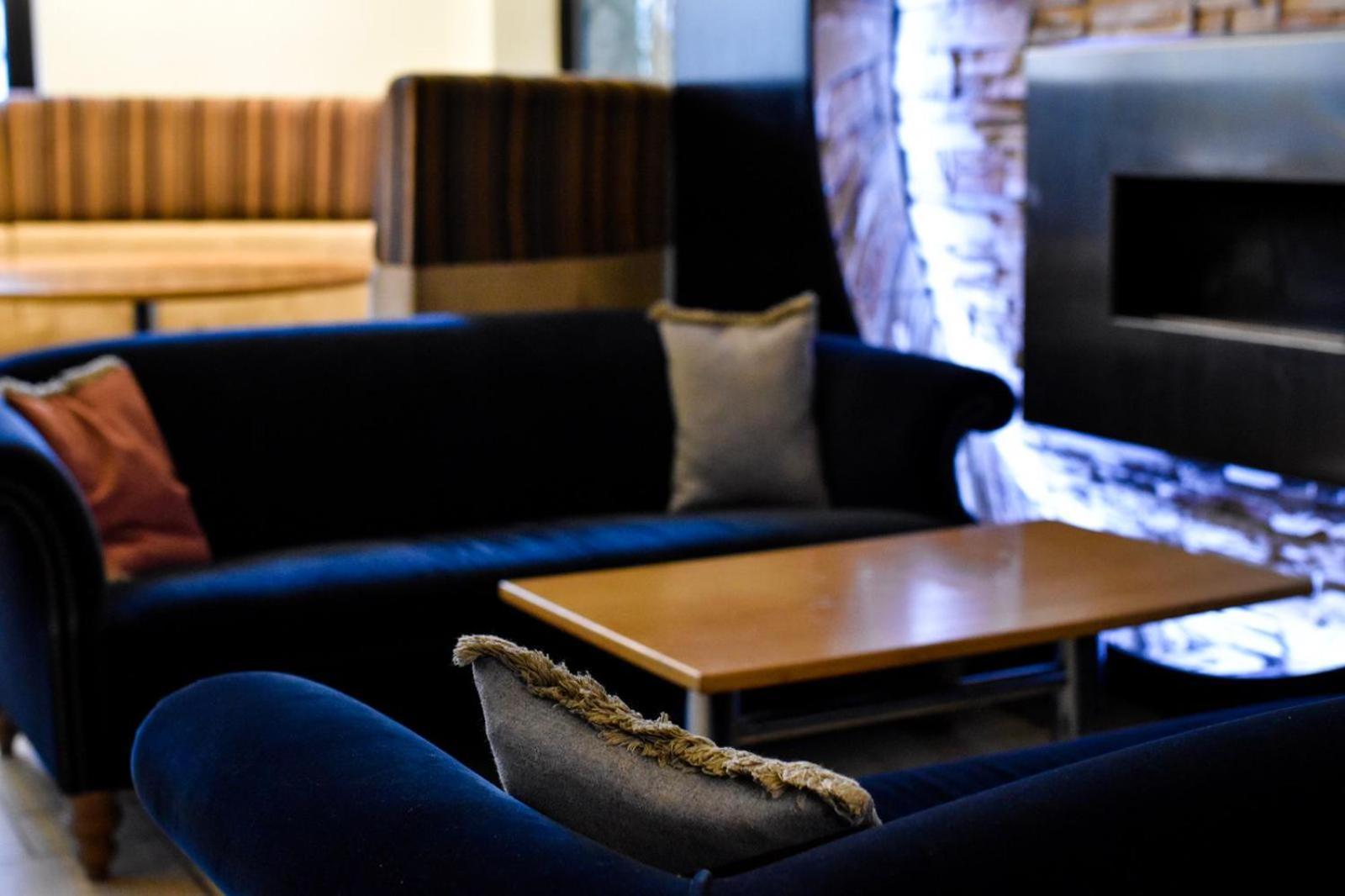 The Bluebell Hotel Neath Eksteriør billede