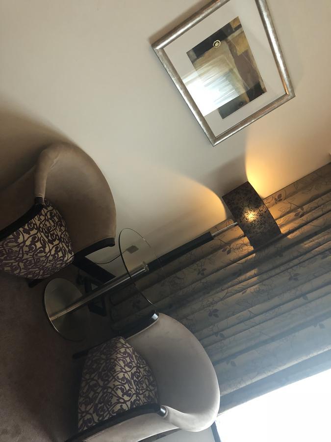 The Bluebell Hotel Neath Eksteriør billede